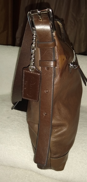 Coach Thompson unisex leather crossbody.70308 - Picture 4 of 12